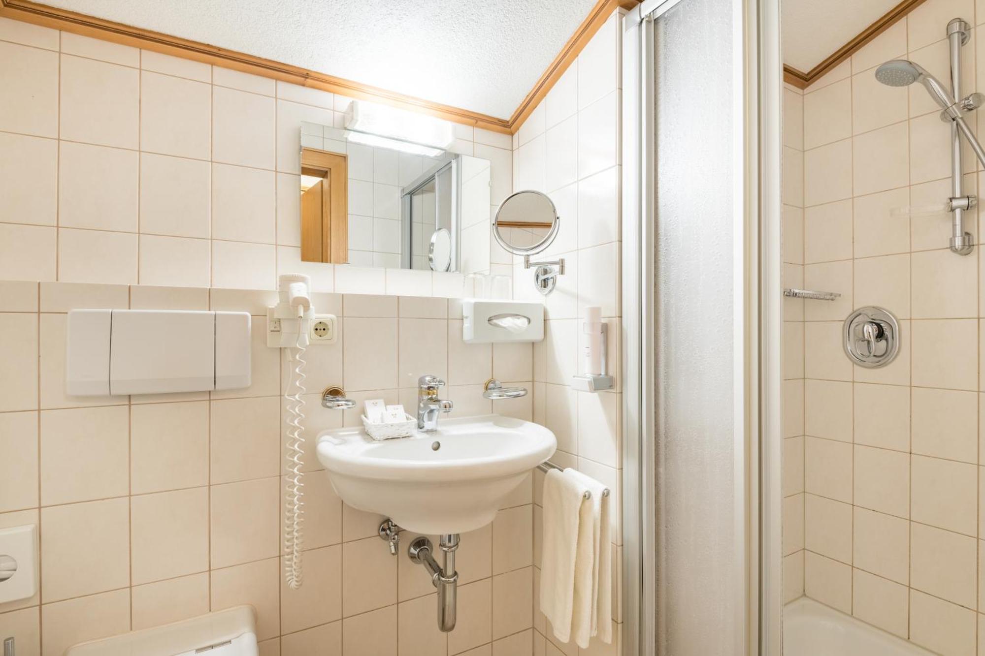 Hotel Post Bach  Værelse billede